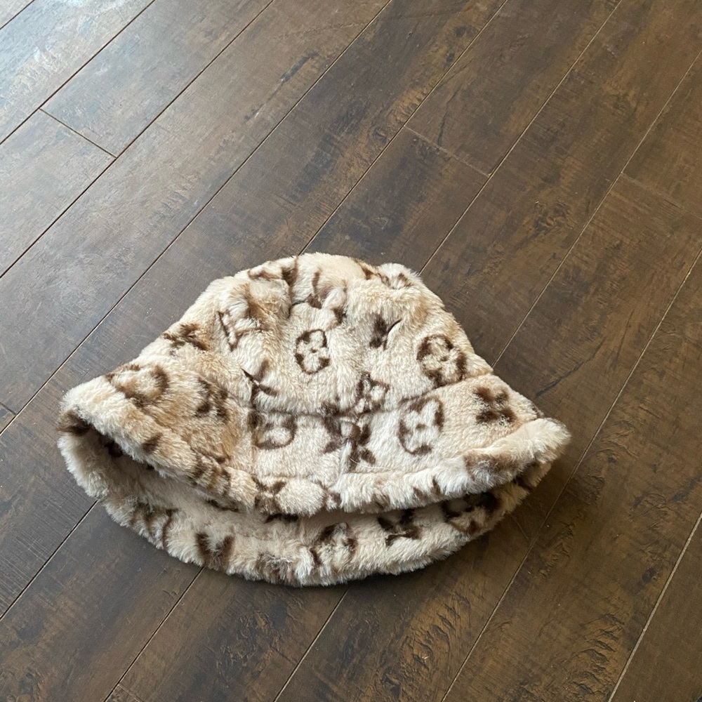 Faux Fur Bucket Hat with Monogram Pattern - Picture 5 of 8
